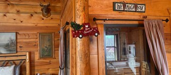 #45 Pinewood Wilderness Way