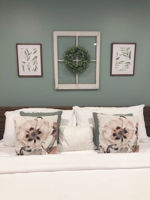 2 bedrooms, desk, iron/ironing board, free WiFi - Lakeside Suite - Two bed, Two bath Suite in Nelson  (Nelson)