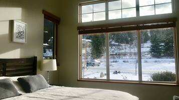 2 chambres, bureau, fer et planche à repasser, Wi-Fi gratuit