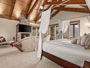 7 bedrooms, desk, iron/ironing board, travel cot - Luxury Mountain Lodge • Hot Tub • Panoramic Views • Sleeps Large Groups (Clyde)