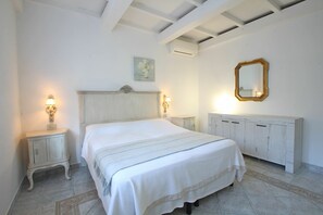 4 chambres, fer et planche à repasser, lits bébé, lit parapluie