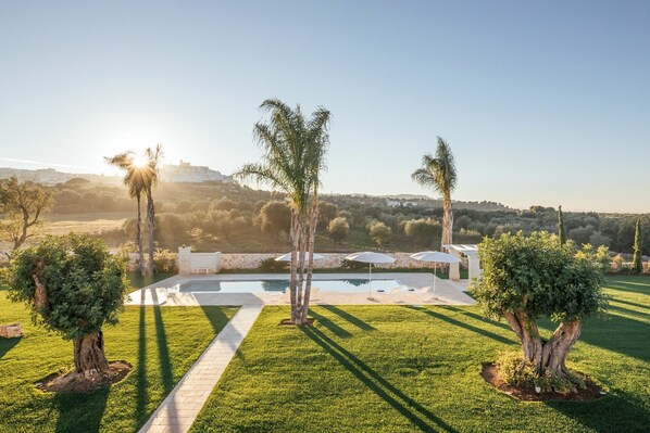 A heated pool - Villa in Ostuni with 5 bedrooms sleeps 8 (Ostuni)
