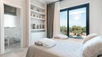 5 bedrooms, iron/ironing board, travel crib, free WiFi