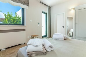 5 bedrooms, iron/ironing board, travel cot, free WiFi