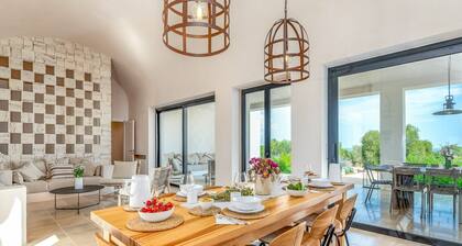 Villa in Ostuni with 6 bedrooms sleeps 11