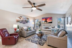 智能电视、壁炉