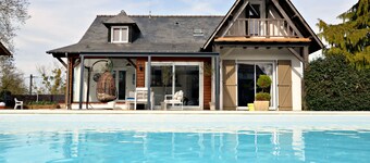 6 bedroom vacation home with swimming pool - La Belle Rochette