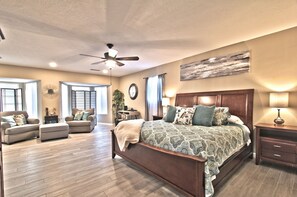 6 bedrooms, desk, iron/ironing board, free WiFi - Remodeled 6 Bed, 5 bath on 15 acres!!! Owned and  Operated by a Premier Host! (Carlsbad)