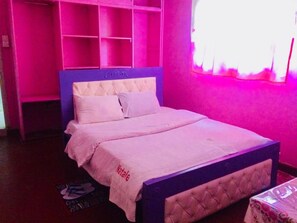 Standard Room | Bed sheets - Serenity Restaurant and Accommodation (Eldoret)