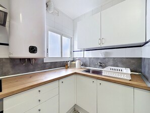 Fridge, microwave, coffee/tea maker, toaster