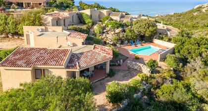 Holiday Home Villa Alice with Garden, Shared Pool & Wi-Fi