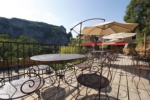 Exterior - Hotel Restaurant le Belvedere (Vallon-Pont-d'Arc)