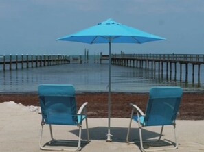 Beach nearby, sun loungers, beach towels - 🌇 Ocean Sunset Views with Pool and Dock 🌇 (Marathon)