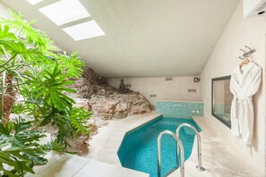 A heated pool - Masia Spa Can Pascol, Ecological Rural House (Pontons)
