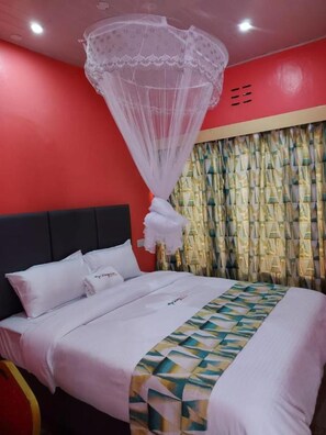 Double Room | Bed sheets - Eldopalm Guesthouse (Eldoret)