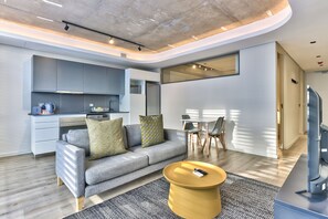 TV - One Bedroom with Balcony and City views (Cape Town)
