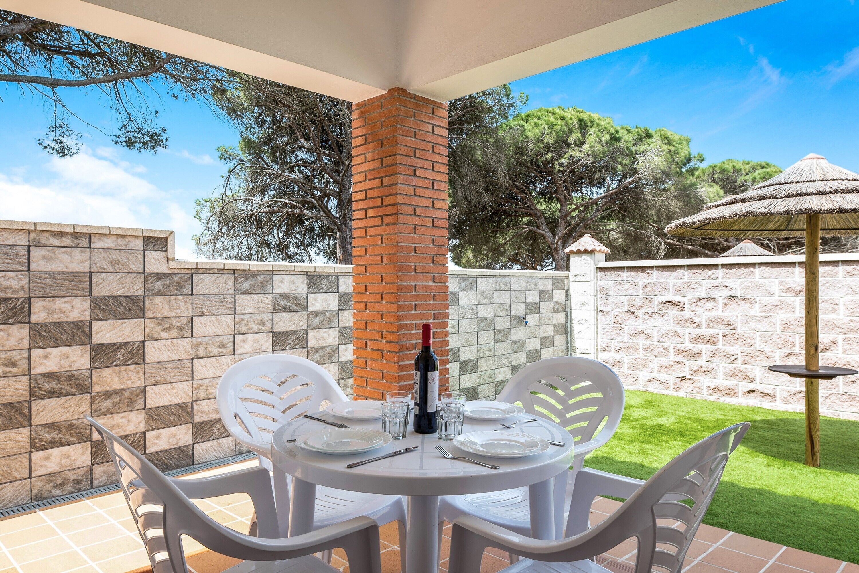 屋外ダイニングエリア