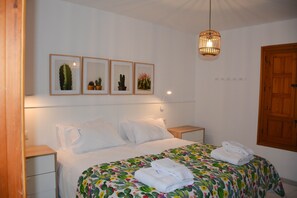 3 chambres, fer et planche à repasser, Wi-Fi gratuit, draps fournis