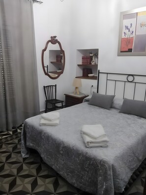 4 Schlafzimmer, Bügeleisen/Bügelbrett, kostenloses WLAN, Bettwäsche