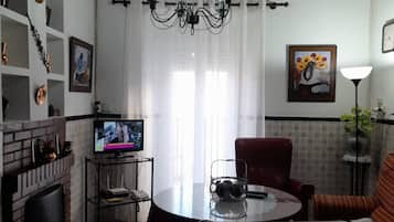 TV, fireplace, DVD player, stereo