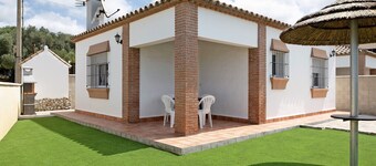 Sfeervolle Casita Torre de Meca 1 met Terras, Tuin en Wi-Fi