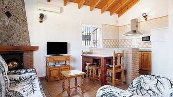 Télévision, cheminée