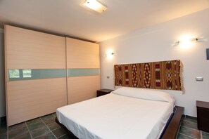 2 bedrooms, free WiFi, bed sheets - Pet-Friendly Villa "Hora Frisca" with Sea View, Garden & Wi-Fi (Orosei)