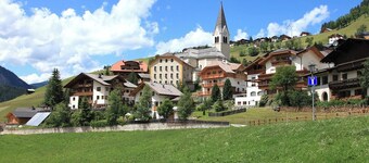 Apartment Lüch da Mirio App Fanes with Mountain View, Garden & Wi-Fi