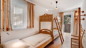 2 bedrooms, free WiFi, bed sheets