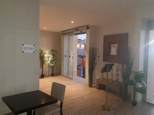 Alghubrah hotel apartments