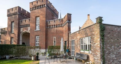 Mystique apartment in Kruibeke at Wissekerke Castle