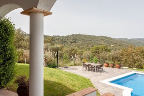 Outdoor dining - Villa Blanca-------- (Calonge)