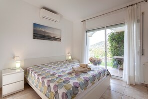 4 bedrooms, iron/ironing board, free WiFi, bed sheets - Villa Blanca-------- (Calonge)