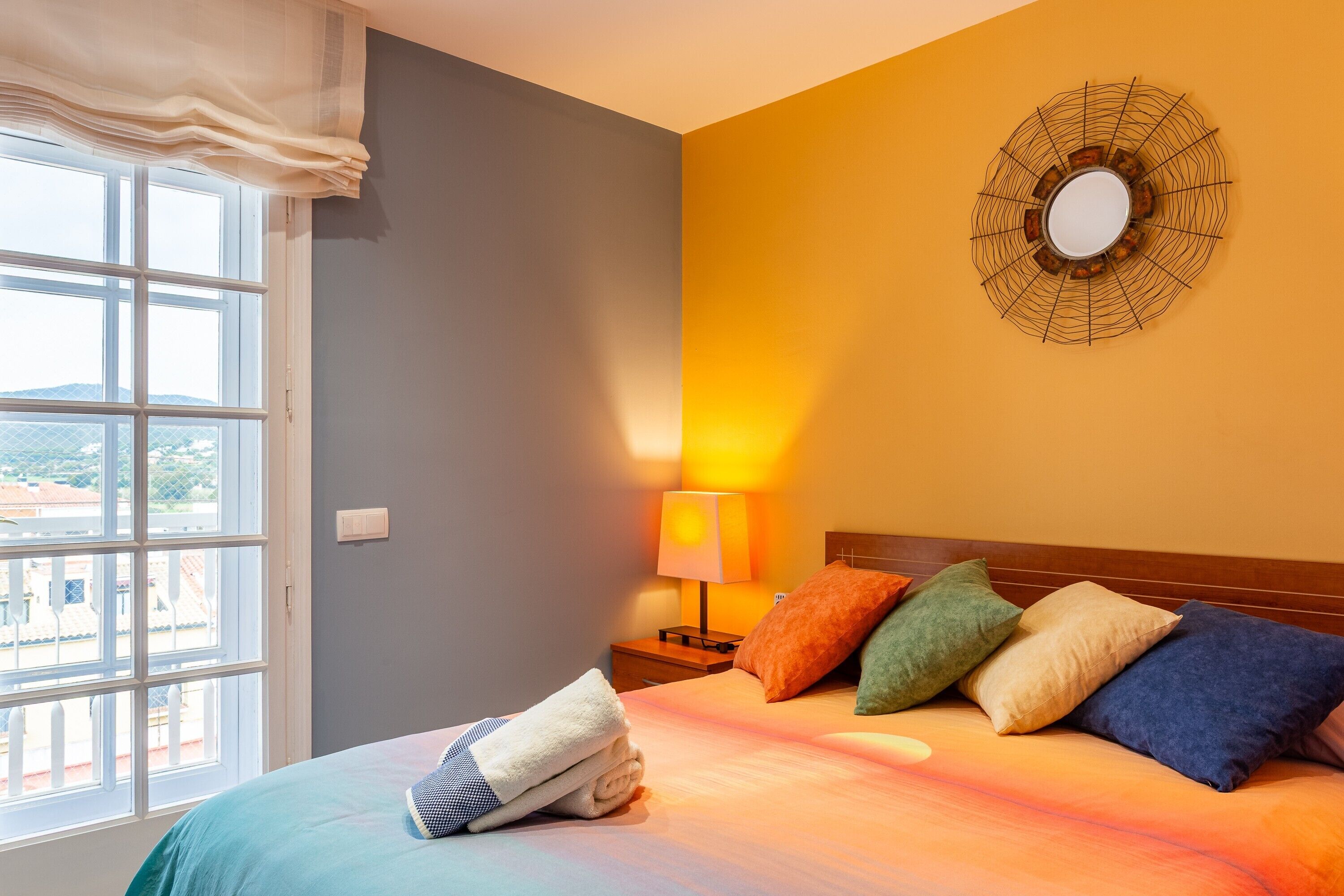 3 slaapkamers, een strijkplank/strijkijzer, gratis wifi, beddengoed