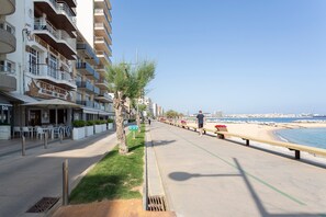 Una spiaggia nelle vicinanze