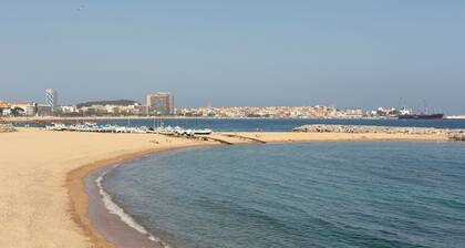 Sunset Apartment on the Paseo de Mar in Front of the Beach with Wi-Fi