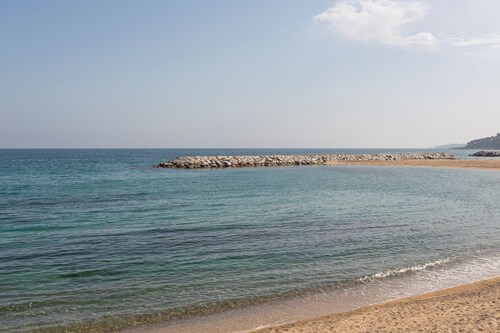 Sunset Apartment on the Paseo de Mar in Front of the Beach with Wi-Fi