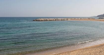 Sunset Apartment on the Paseo de Mar in Front of the Beach with Wi-Fi