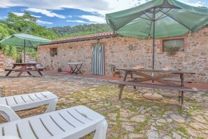 Outdoor dining - Apartment in Massa Marittima with Pools (Massa Marittima)