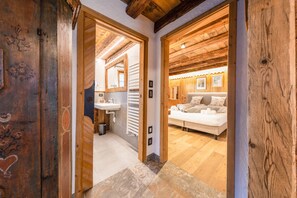 2 bedrooms, free WiFi, bed sheets - Chalet "Catinaccio Rosengarten 56" with Mountain View, Garden & Wi-Fi (Pozza di Fassa)