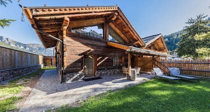 Chalet "Rosengarten 56" mit Bergblick, Garten und WLAN