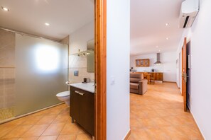 Interior - Apartment 'S Hort Can Capità Familiar Terraza 1' close to the Sea with Shared Pool & Wi-Fi (Ariany)