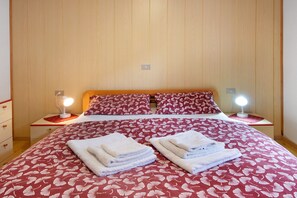 3 bedrooms, free WiFi, bed sheets