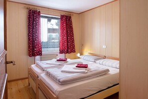 3 bedrooms, free WiFi, bed sheets