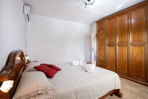 2 habitaciones, tabla de planchar con plancha y wifi gratis 