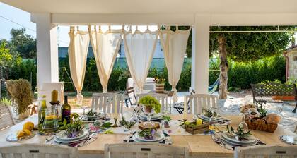 Holiday Home Villa Grazia close to the Sea with Private Garden & Wi-Fi