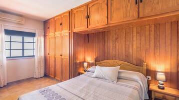 2 chambres, fer et planche Ă repasser, Wi-Fi gratuit, draps fournis