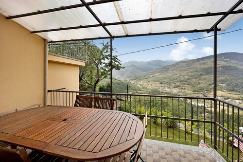 Haustierfreundliches Apartment 'Casa dei Fiori' mit Bergblick und WLAN
