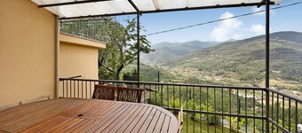 Pet-Friendly 'Casa dei Fiori' Apartment with Mountain Views and Wi-Fi