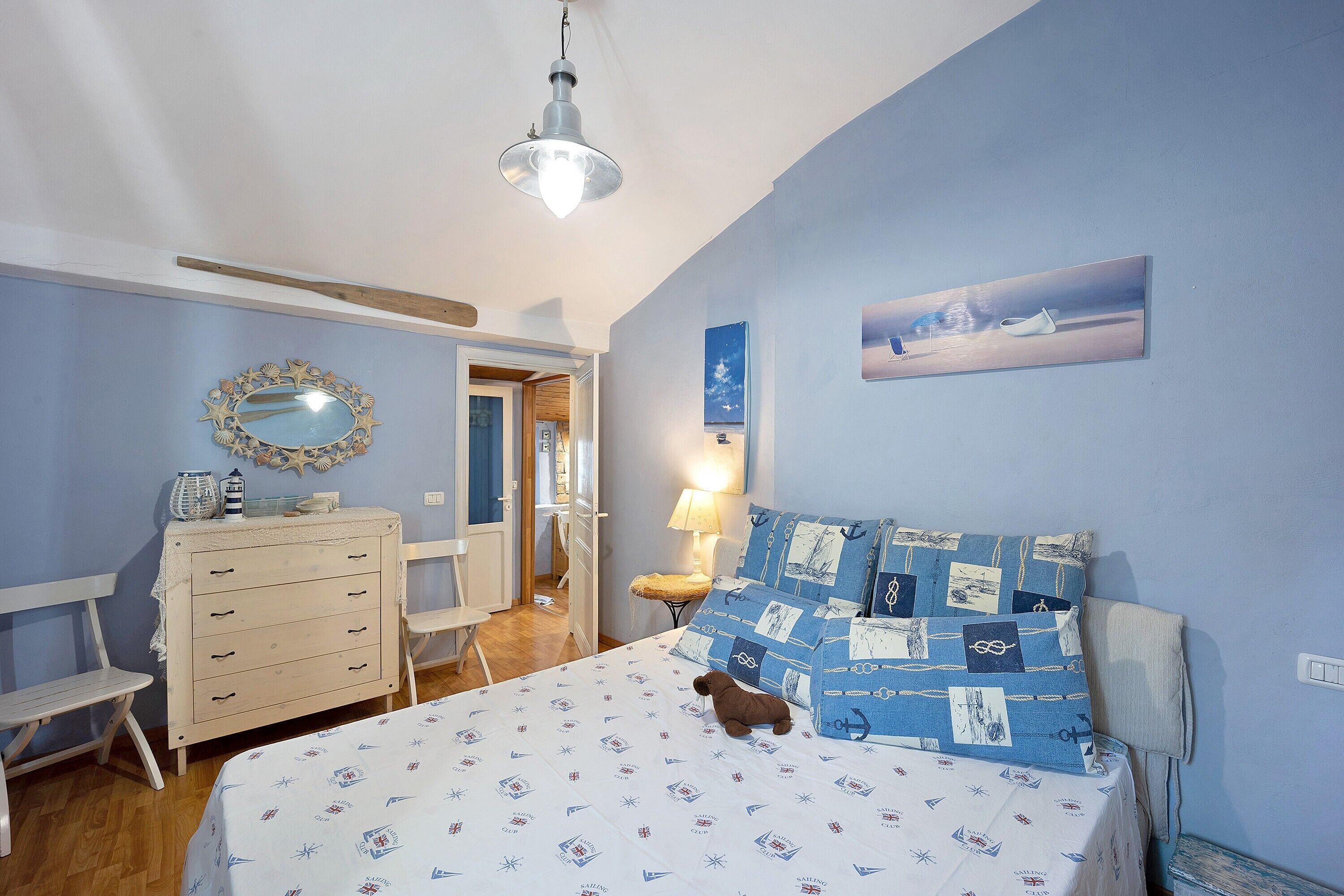 1 slaapkamer, een strijkplank/strijkijzer, gratis wifi, beddengoed